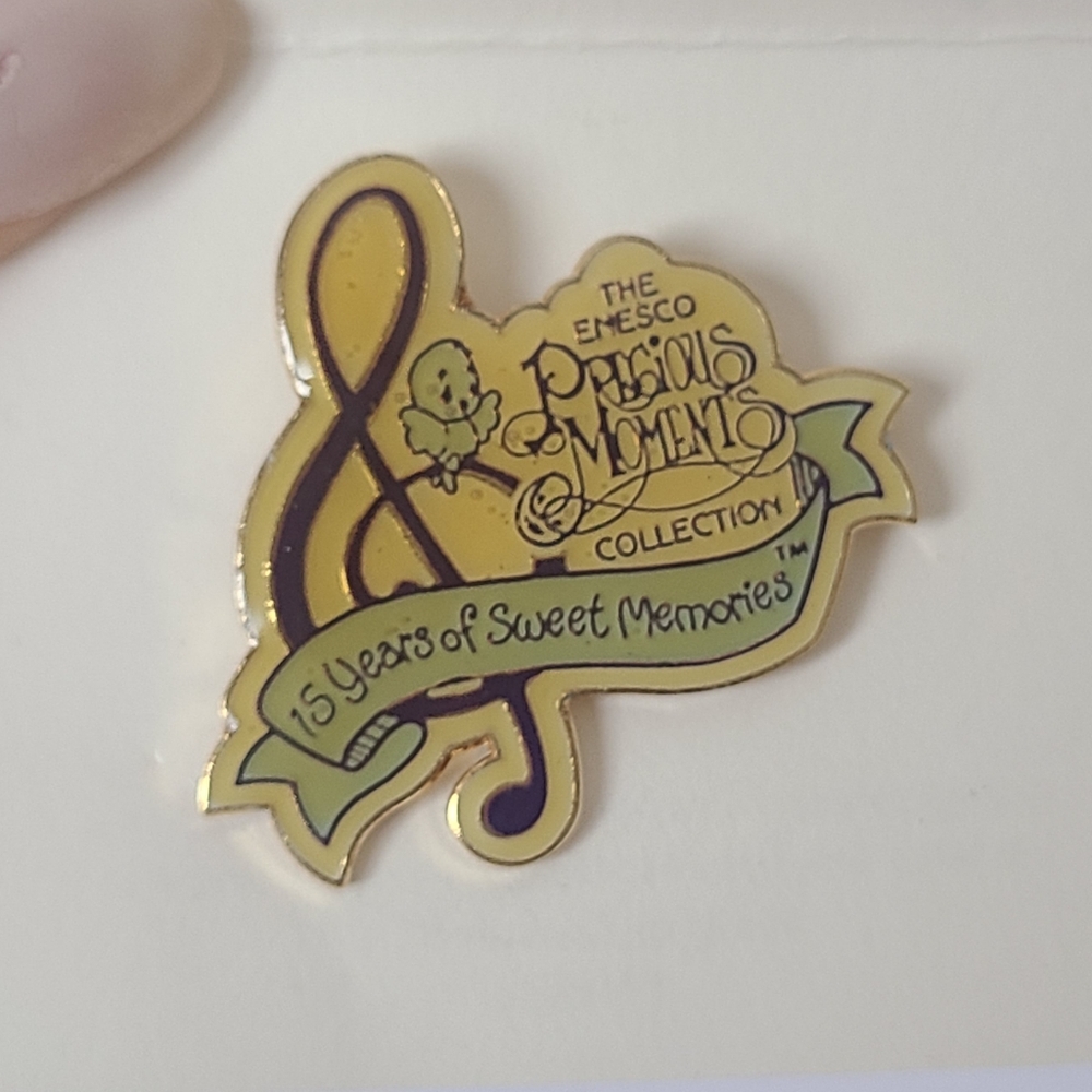 Vintage 90s Precious Moments 15 Years Collector Pin